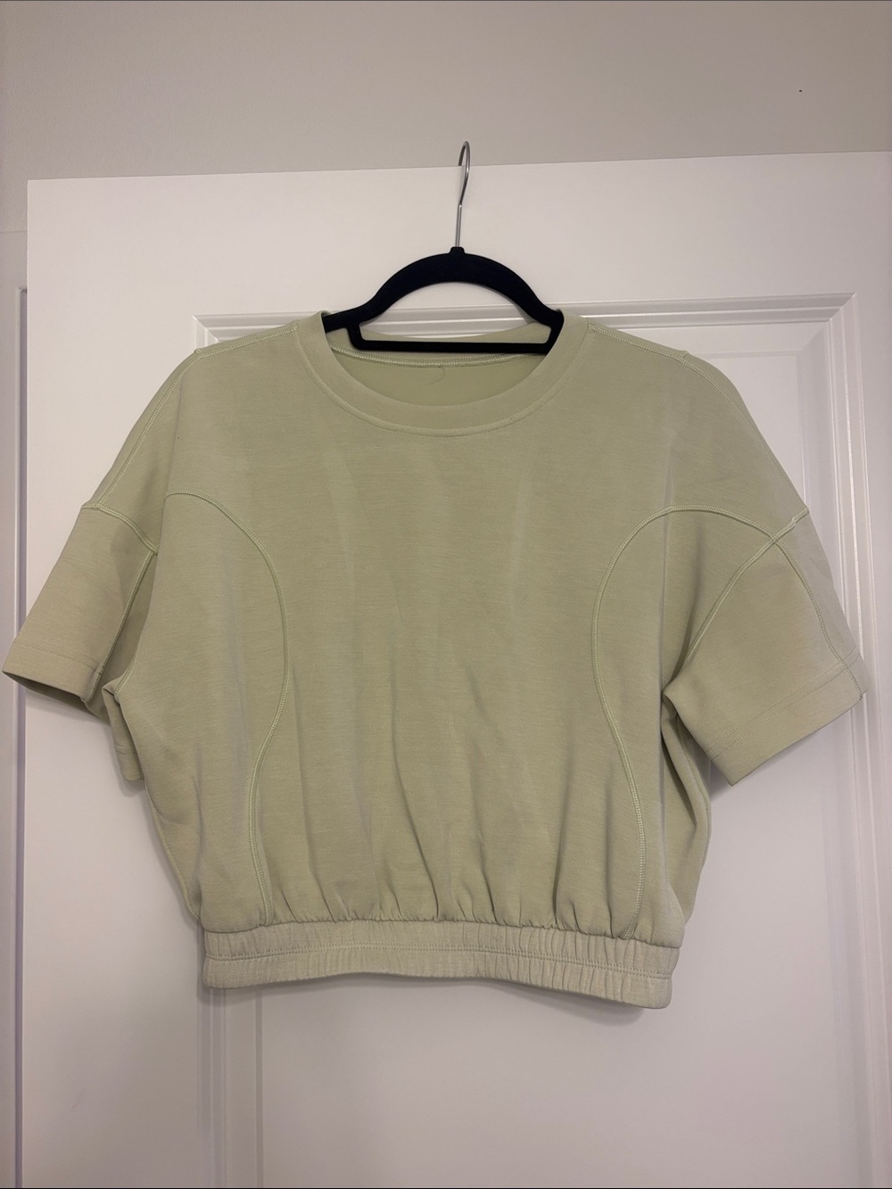 Cropped lululemon top